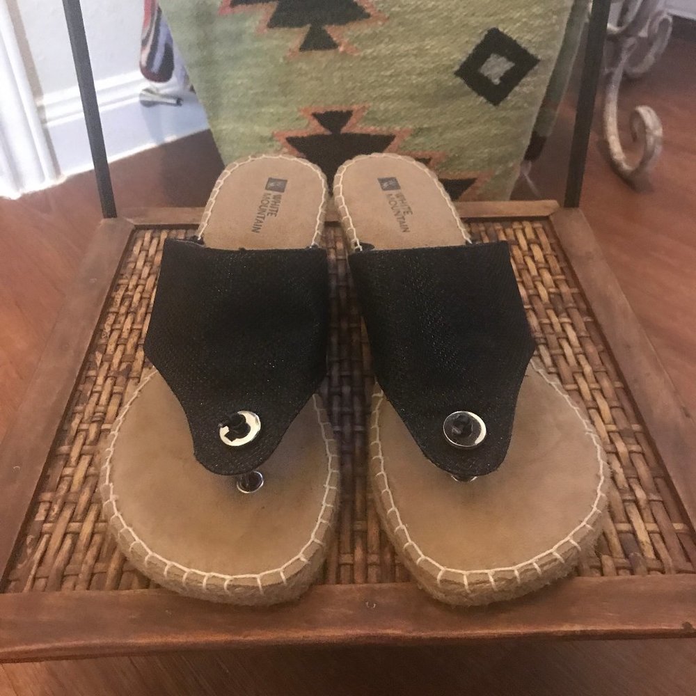 New - White Mountain Sandals